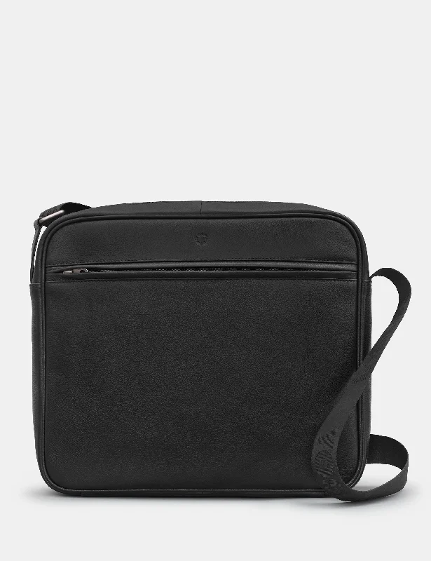 Custom satchels for men with unique detailing for personalized fashion -Black Leather Ridgewood Messenger Bag