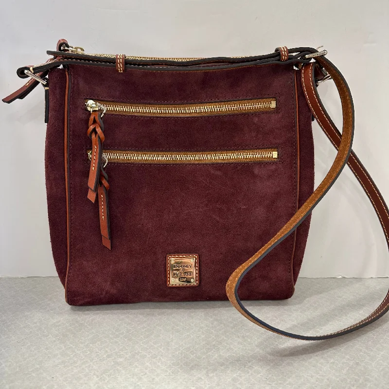 Handle bags with spacious pockets for travel -Crossbody By Dooney And Bourke, Size: Medium