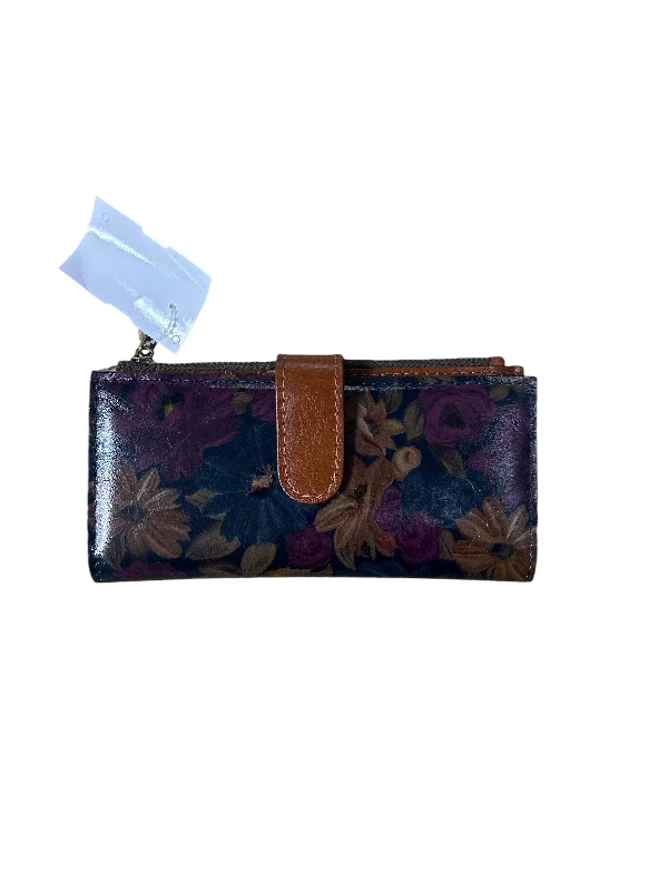 Handle bags with vegan suede for softness -Wallet Designer By Patricia Nash, Size: Medium