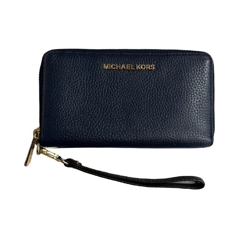 Handle bags with soft leather for luxury -Wristlet Designer By Michael Kors, Size: Medium